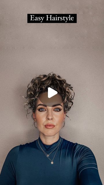 Nikita Berkhout | Creator on Instagram: "Easy Updo 👉Comment link for the hair accessories 

 #hairstyles #winterhairstyles #easyhair #curlyhairstyle #exploremore #explorepage #viral #krullen #curlyhair #wavyhair #curlytutorials #easyhairstyle #easyhairstyles #curlyhairstyles #curlygirl #trendinghair #hairtutorial #hair #fy #foryou" Hair Accessories Hairstyles, Headband Bun, Curly Hair Headband, Accessories Hairstyles, Claw Clip Hairstyles, Easy Updos, Clip Hairstyles, Easy Hairstyle, Hair Wraps