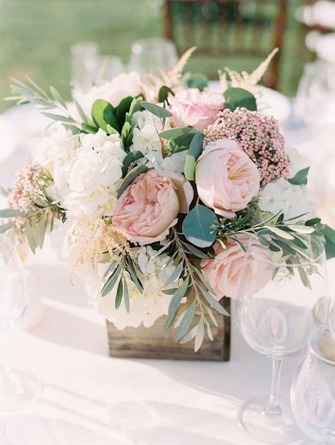 Blush Pink Wedding Centerpieces, Blush Wedding Centerpieces, Summer Wedding Centerpieces, Greenery Wedding Centerpieces, Pink Wedding Centerpieces, Pink Centerpieces, Rustic Wedding Decorations, Dusty Rose Wedding, Wedding Reception Centerpieces