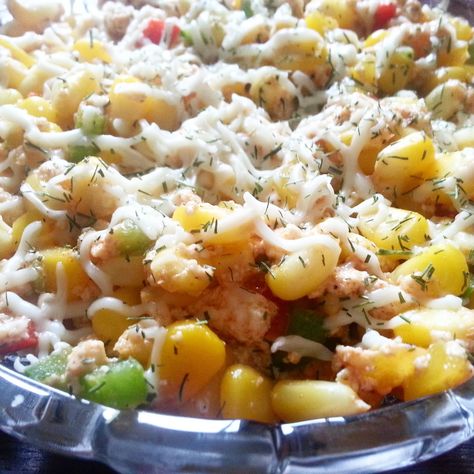 A savory chaat made with Sweet Corn, Crumbled Cottage Cheese and Peppers! Red Chilli Sauce, 2024 Meals, Cottage Cheese Salad, Dried Dill, Boiled Corn, Summer Lunch, Cheese Salad, Chaat Masala, Garden Recipes