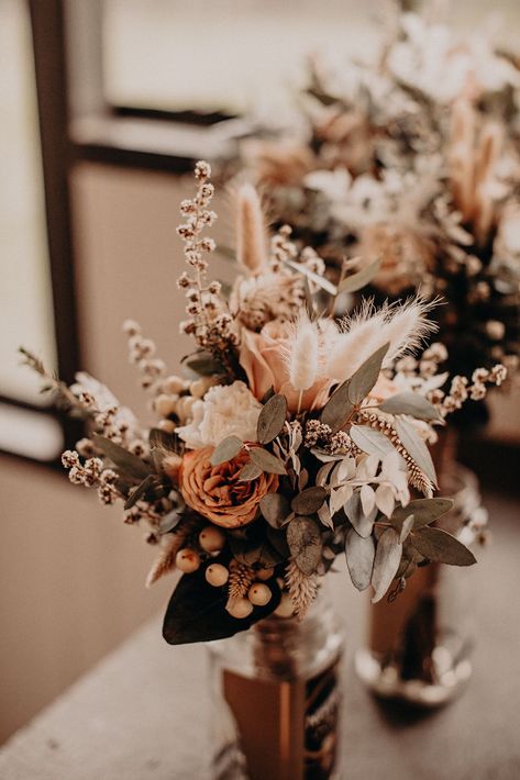 Boho Wedding Flowers Bridesmaids, Wedding Flowers With Lillies, Boho Rustic Wedding Flowers, Cross Alter With Flowers, Western Style Wedding Decorations, Centerpieces Wedding Western, Wedding Flowers Native, Dried Wedding Centerpieces, Wedding Nails Terracotta