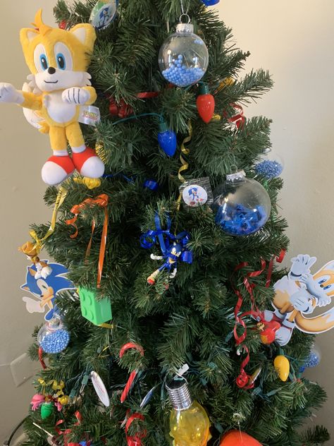 Sonic Christmas Tree Ideas, Sonic The Hedgehog Christmas Tree, Sonic Christmas Tree, Xmas Tree, Christmas Party, Christmas Themes, Christmas Wreaths, Christmas Tree, Holiday Decor