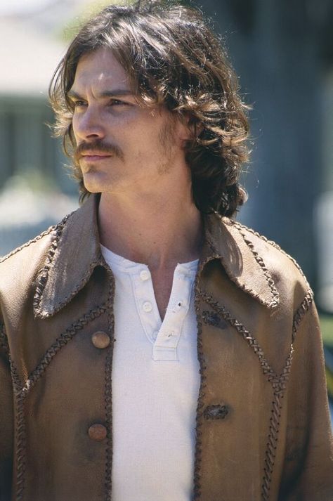 almost famous. beautiful Russell Hammond, Greg Kinnear, Billy Crudup, Behind Blue Eyes, Famous Photos, Film Images, This Is Your Life, Moustaches, I'm With The Band