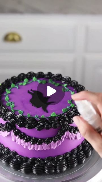 Gothic & Witchy Vibes on Instagram: "Maleficent cake 💚💜 Credits: @sheri_wilson_" Maleficent Cake, Sheri Wilson, Gothic Cake, Witchy Vibes, Maleficent, Cake Ideas, Sweet 16, Disneyland, Cake Decorating