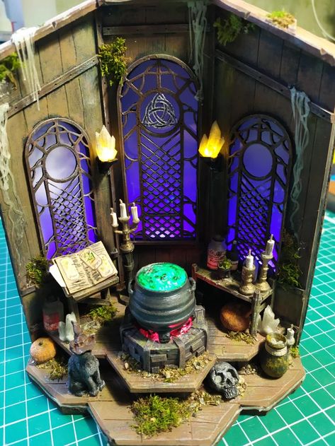 Witch Dolls House, Witch House Diorama, Miniature Witch Room, Witch Dollhouse Miniatures, Witch Doll House, Miniature Witches Cottage, Mini Witch House, Diorama Art Miniatures, Tiny Witch House