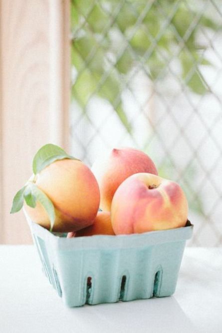 WELCOME Peach Photo, Aesthetic Mint, Energy Bars Healthy, Thrive Recipes, Fruit Aesthetic, Peach Aesthetic, Fruit Breakfast, Peaches Cream, Food Photography Styling