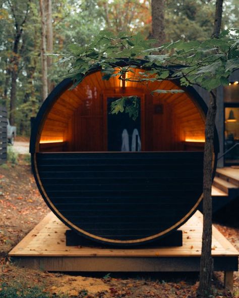 Very good seller following size too big this one to repay right away Unique Sauna, Sauna Building, Sauna Garden, Outdoor Sauna Kits, Diy Barrel, Forest Yoga, Creekside Cabin, Mobile Sauna, Diy Sauna