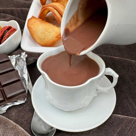 French Hot Chocolate Parisian Hot Chocolate, French Hot Chocolate Recipe, French Hot Chocolate, French Snacks, French Pastries Recipes, Sipping Chocolate, Hot Chocolate Party, Hot Chocolate Ingredients, Banana Coffee Cakes