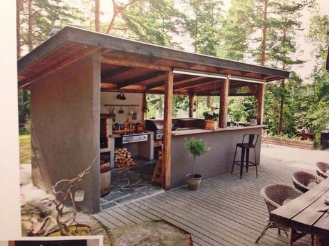 Enclosed Patio Ideas, Grill Diy, Bar En Plein Air, Bbq Shed, Rustic Outdoor Kitchens, Bar Exterior, Outdoor Kitchen Bars, Enclosed Patio, Backyard Bar