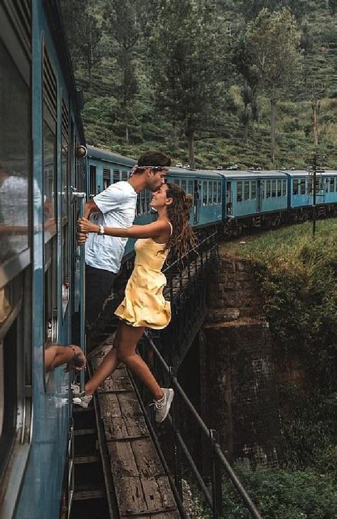 Photos Couple Mignon, Engagement Photo Ideas, Wedding Couple Poses Photography, Couple Goals Teenagers, Goals Pictures, Romantic Photos, Relationship Goals Pictures, Photo Couple, Couple Photography Poses