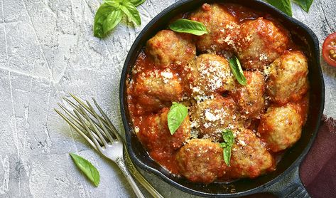 One Pot Joy Sauce Tuscan Turkey Meatballs - Kikkoman Home Cooks Paleo Turkey Meatballs, Skillet Meatballs, Slow Cooker Meatballs Italian, Keto Spaghetti, Keto Meatballs, Turkey Meatball, Marinara Recipe, Italian Meatballs Recipe, Meatball Casserole