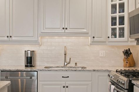 Rethink Corian® Solid Surface Kitchen Backsplashes Corian Backsplash, Solid Surface Backsplash, White Corian Countertops, Functional Kitchen Design, Oak House, Corian Countertops, Beautiful Backsplash, Corian Solid Surface, Kitchen Backsplash Designs