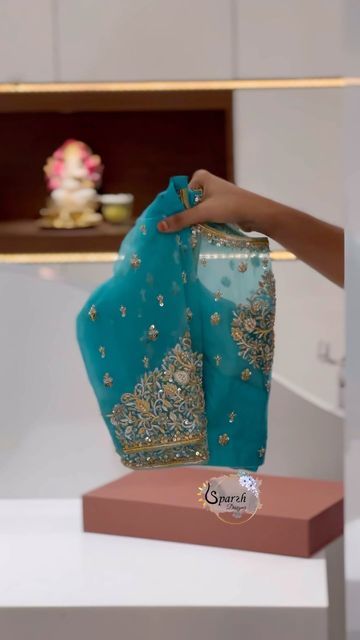 Plain Blouse Designs, Dress Designs For Stitching, Netted Blouse Designs, Saree Tassels Designs, Latest Bridal Blouse Designs, Blouse Designs Catalogue, Latest Blouse Designs Pattern, New Saree Blouse Designs, Latest Model Blouse Designs