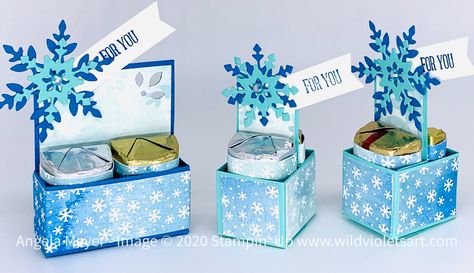 Diy Chocolate Gift, Wild Violets, Christmas Treats Holders, Hershey Nugget, Hershey Candy, Treat Holders, Creative Birthday Gifts, Candy Crafts, Christmas Favors