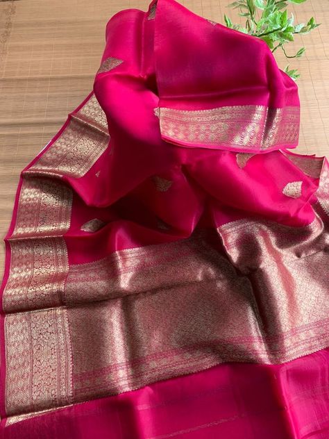 Banarasi Kora Silk Sarees, Chiffon Saree Party Wear, Handmade Saree, Saree Party, Silk Saree Blouse Designs Patterns, Banaras Sarees, Kanjivaram Sarees Silk, Kora Silk Sarees, New Saree Blouse Designs