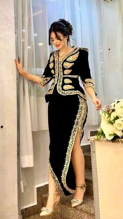 Wedding Guest Dress Styles, Algerian Women, Algerian Culture, Female Clothes Outfits, Algerian Clothing, Women Dresses Classy, Traditional Wedding Dresses, Boutique Dress Designs, Japanese Outfits