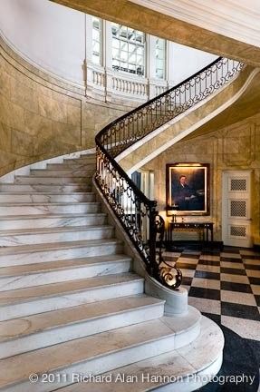 800x800 1327961587861 oldgovernorsmansion072edit New Orleans Mansion, Mansion Wedding Venues, Beautiful Entryways, Antebellum Homes, Home On The Range, Luxury Estate, Mansion Wedding, House Museum, Grand Staircase