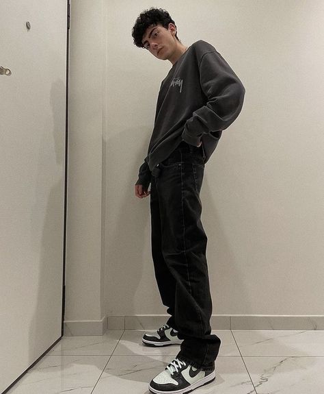 Styling Panda Dunks Men, How To Style Panda Dunks Men, Black Dunks Outfit Men, Dunk Outfit Man, Guys All Black Outfit, Black Airforce Outfit, Panda Dunks Outfit Mens, Black Streetwear Outfit Men, Black Af1 Outfit