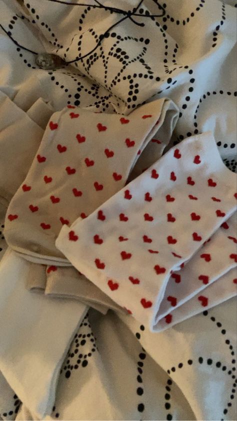 Love Heart Socks, Red Heart Socks, Valentines Dance, Heart With Eyes, Socks Aesthetic, Valentines Surprise, Wishlist Ideas, Hat Aesthetic, Heart Socks