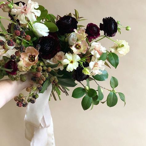 Evergreen Flowers, Earthy Wedding, Spring Floral Arrangements, Olive Grove, Romantic Bouquet, Elegant Bouquet, Colorful Bouquet, Spring Bouquet, Flower Therapy