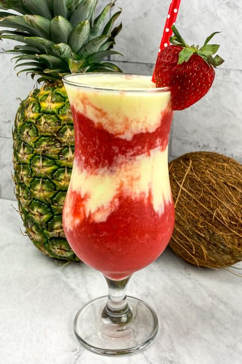 Miami Vice Drink Recipe, Miami Vice Drink, Frozen Mixed Drinks, Frozen Strawberry Daiquiri, Frozen Drinks Alcohol, Frozen Drink Recipes, Frozen Cocktail Recipes, Cocktail Drinks Alcoholic, Mixed Drinks Alcohol