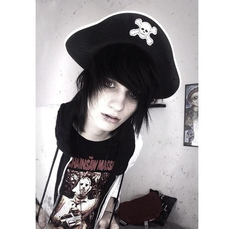 The emo pirate Emo Pirate, Johnnie Guilbert, Youtubers, Bucket Hat, Hats