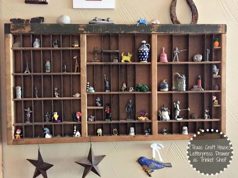 15 Unique Homemade Trinket Shelves Design Ideas Diy Trinkets, Trinket Shelf, Texas Crafts, Letterpress Drawer, Diy Storage Rack, Honeycomb Shelves, House Shelves, Plywood Shelves, Triangle Shelf