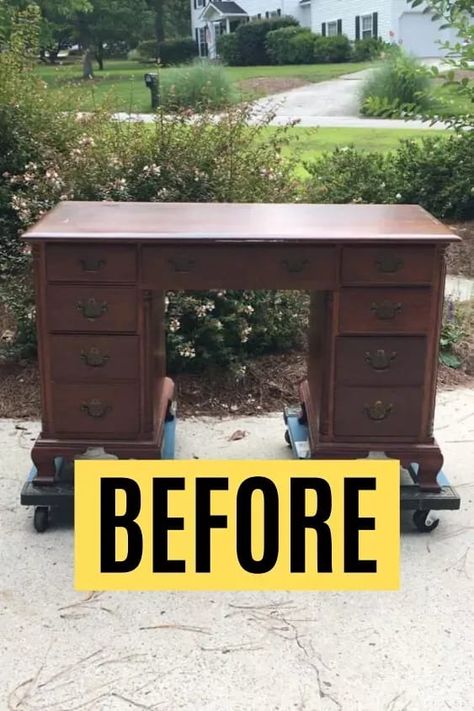 Desk To Makeup Vanity Diy, Antique Desk Flip, Office Desk Redo Ideas, Upcycled Office Furniture, Repaint Desk Ideas, Antique Desk Decor Ideas, Small Desk Redo Ideas, Upcycle Desk Diy Projects, Refurbished Antique Desk