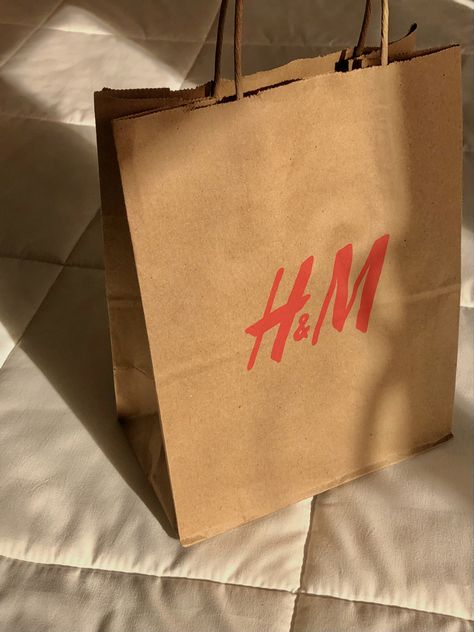 H&m Logo, H&m Shopping, Hm Home, Aesthetic Bags, Photos Tumblr, Bags Aesthetic, Bags Logo, Swimwear Brands, Retail Therapy