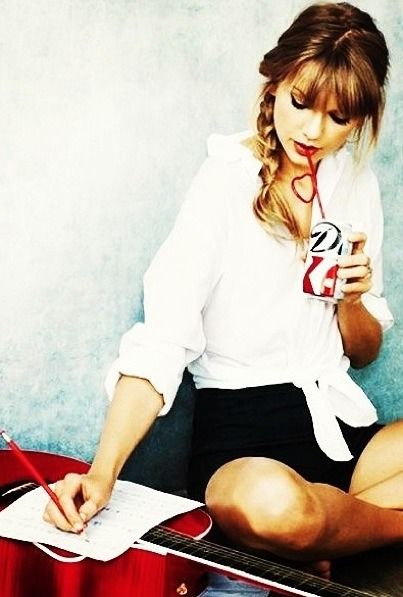 Taylor Swift Cute, Taylor Swift Red, Taylor Swift Hair, Red Taylor, Taylor Swift Pictures, Taylor Swift Style, Leonardo Dicaprio, Taylor Alison Swift, Instagram Inspiration