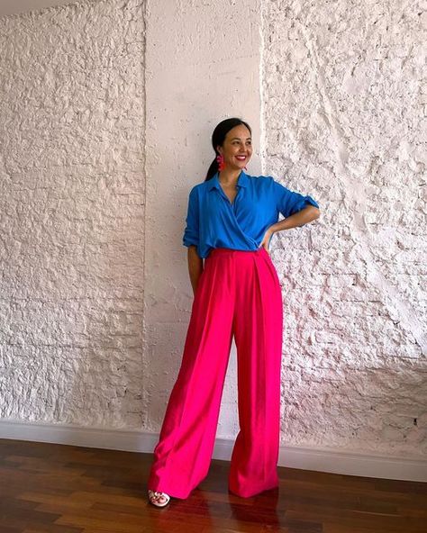 Kali on Instagram: "🦩PINK PALAZZO PANTS! 💕 I’ve been meaning to share some pics of these very pink #vikisews_daphna pants which really are a statement all on their own! I used a slippery hot pint tencel from @tellatecidos for a soft and flowy look which I think works well with the pleats and extra wide cut of the legs. It was a tricky fabric to work with, so i would probably recommend something just a tiny bot more stable for those of you attempting this pattern for the first time. I'm still i Pink Palazzo Pants Outfit, Hot Pink Pants Outfit, Pink Pants Outfit, Palazzo Pants Outfit, Hot Pink Pants, Blue Drapes, Garment Sewing, Diy Wardrobe, Palazzo Trousers