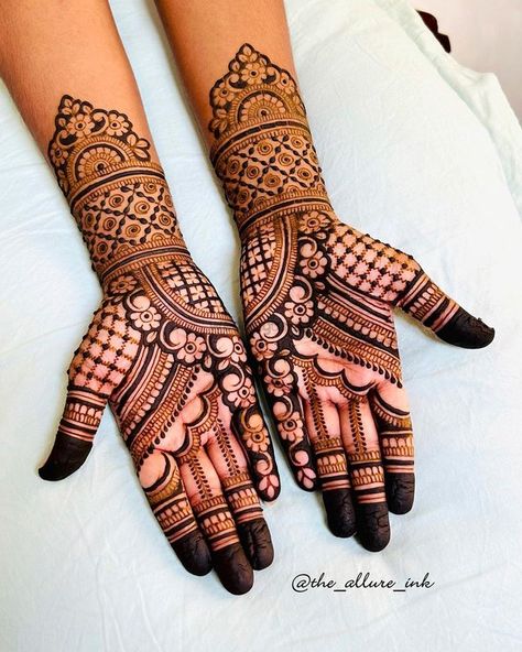 Top 180+ Simple Mehndi Designs | WeddingBazaar Inai Design, Motif Henna, Mehendi Tattoos, Diwali Mehndi, Mehndi For Beginners, Mehndi Tutorial, Karva Chauth Mehndi Designs, Traditional Mehndi Designs, Party Henna