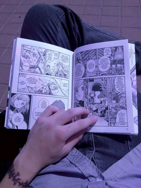 While I'm waiting for a friend, I can read manga ..) Aesthetic Pictures Manga Book, Anime Book Reading, Reading Manga Aesthetic, Read Anime, Reading Manga, Manga Aesthetic, Vision Board Images, Ashley I, Dream Boyfriend