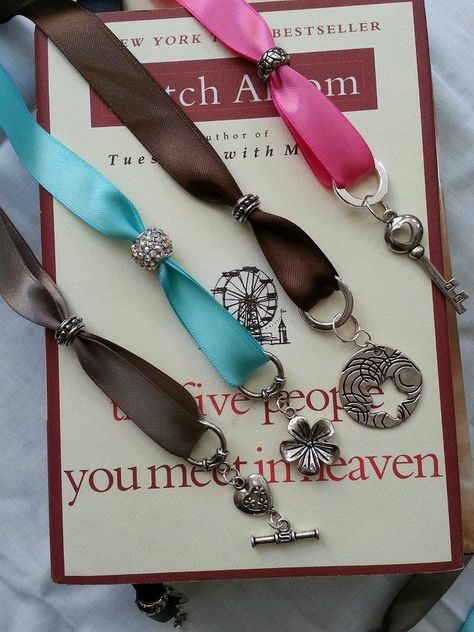 Adjustable Ribbon and Bead BOOKMARK Ribbon Bookmark Diy With Charms, Ribbon Bookmarks With Charms, Bookmarks With Charms, Beaded Bookmarks Diy, Marking Books, Bible Markers, Bookmark Diy, Charm Bookmark, Creative Diy Gifts