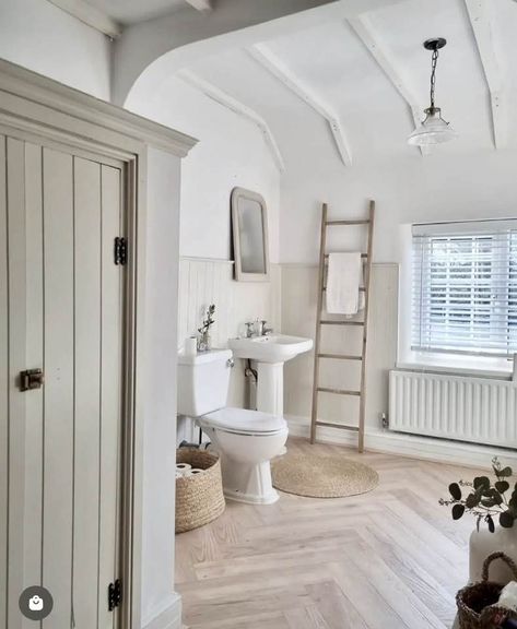 Just Decorate! Tongue And Groove Bathroom Walls, Bathroom Tongue And Groove Panelling, Tongue And Groove Bathroom, Bathroom Panelling, Bathroom View, Cottage Bathroom Ideas, Bathroom Paneling, Tongue And Groove Panelling, Bathroom Transformation