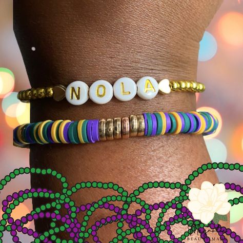 Heishi Bracelet Lsu, Mardi Gras Bracelet, Mardi Gras Jewelry, Trendy Bracelets, Gifts For My Sister, Seasonal Crafts, Diy Beads, Clay Beads, Diy Inspiration