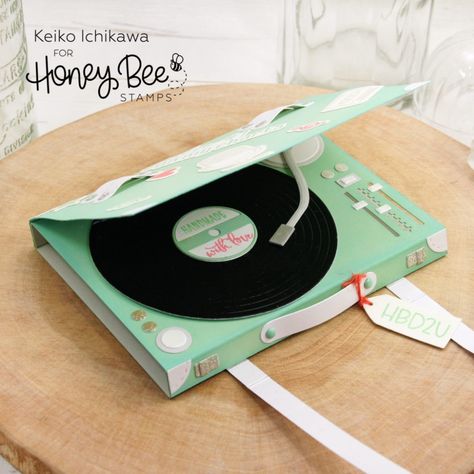 3D Record Player Birthday Card : Honey Bee Stamps Diy Record Player, Last Minute Birthday Gifts, Honey Bee Stamps, Handmade Stamps, Player Card, Cadeau Diy, Paper Craft Supplies, Birthday Cards Diy, Glitter Cards