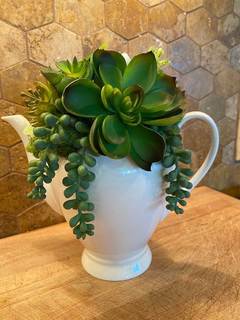 Funky Planters, Succulent Decor, Succulent Garden Design, Succulent Centerpieces, Succulent Garden Diy, Beautiful Dresser, Succulents Decor, Succulent Gardening, Ceramic Teapot