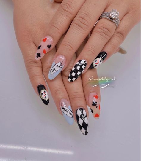 Alice And Wonderland Nails Design, Alice Nails, Alice In Wonderland Nails, Wonderland Nails, Cartoon Nails, Retro Nails, Nails Inspo, Disney Trip, Anime Poses Reference