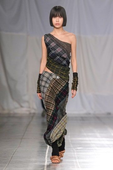 Plaid Fashion Runway, Plaid Runway, Aw 2024, Rave Review, Flannel Fashion, Runway Fashion Couture, Punk Dress, Show Collection, Plaid Fashion