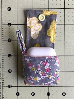 Diy Air Pod Case, Air Pod Cases Diy, Airpods Case Pattern Free, Sew Airpod Case, Airpod Case Diy Sewing, Airpod Case Sewing Pattern, Airpods Case Diy Fabric, Sew Airpod Case Pattern, Earbud Pouch Pattern