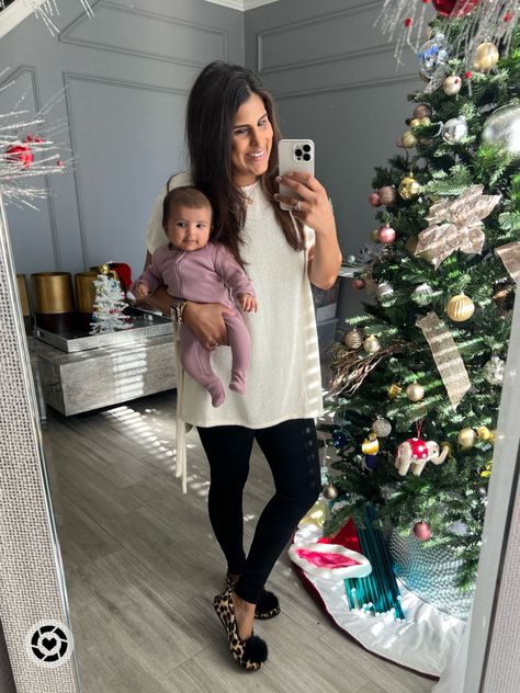 Postpartum, style, mom style, postpartum style, casual style, mom life, mom looks, mom casual looks, motherhood Home Lounge Outfit, Post Baby Outfit, Postpartum Style, Postpartum Fashion, Post Partum Outfits, Mom Bod, Lounge Outfit, Post Partum, Post Baby