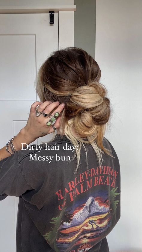 Cute Hairstyles For Non Wash Days, Easy Every Day Hairstyles For Long Hair, How To Put Your Hair Up In A Messy Bun, Cute Outside Hairstyles, Casual Messy Bun, Mid Length Hair Messy Buns, Boho Hair Bun, Dirty Hair Work Hairstyles, Messy Up Dos For Long Hair