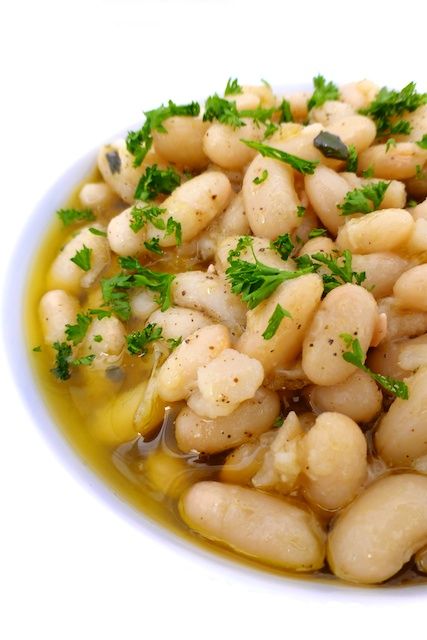 Italian Marinated White Beans, Tuscan White Beans Recipe, Italian White Beans, Italian Beans Recipe, Italian Butter Beans Recipe, Canelli Bean Recipes, Tuscan Beans Recipe, Tuscan Beans, Braised White Beans