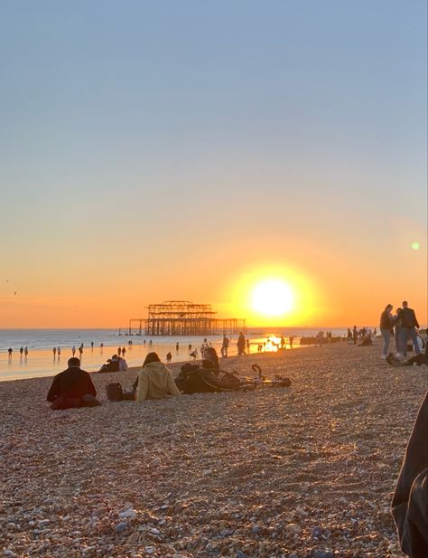 London Beach Aesthetic, English Beach Aesthetic, England Beach Aesthetic, Brighton Beach Aesthetic, Brighton Beach New York, British Beach Aesthetic, Summer In The Uk, Uk Beach Aesthetic, Uk Summer Aesthetic