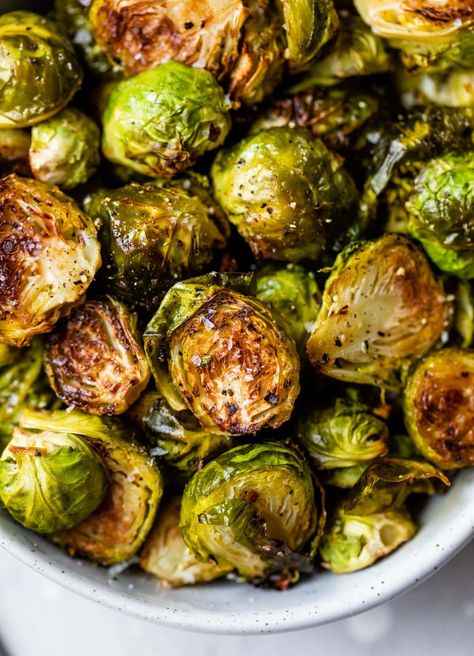 Roasted Brussels Sprouts | Crispy, Caramelized, and Delicious! Toni's Recipes, Side Foods, Pescatarian Recipes Healthy, Roasted Brussel Sprouts Oven, Roasted Brussels Sprouts Recipe, Balsamic Brussel Sprouts, Tonights Dinner, Cooking Brussel Sprouts, Garlic Balsamic