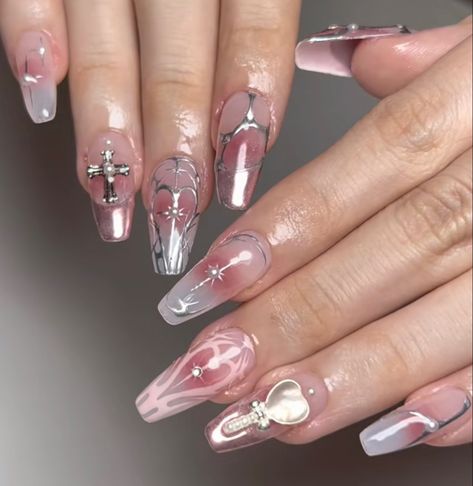 Acubi Nails Aesthetic, Pink Grunge Nails, Acubi Cybercore, Grunge Y2k Nails, Grunge Nails Acrylic, Cybercore Nails, Acubi Nails, Soft Grunge Nails, Alt Nails