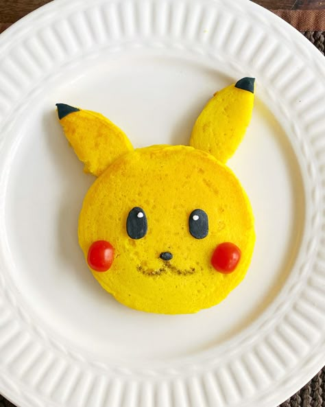 Pokemon Lunch Ideas, Bluey Pancakes, Pancake Designs For Kids, Pokemon Pancakes, Pikachu Pancake, Pancake Ideas Creative, Pancake Art For Kids, Character Pancakes, Pancake Art Ideas