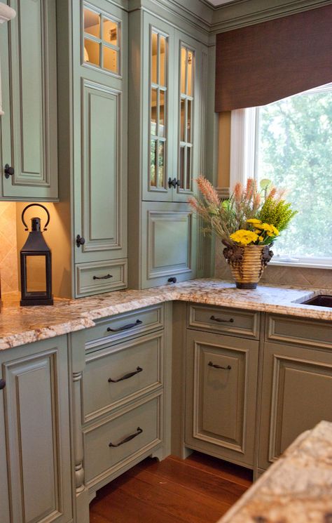 Green Kitchen Island, Sage Kitchen, Sage Green Kitchen, Green Kitchen Cabinets, Table Color, Green Cabinets, Kitchen Cabinet Colors, Kitchen Remodel Ideas, Painting Kitchen Cabinets