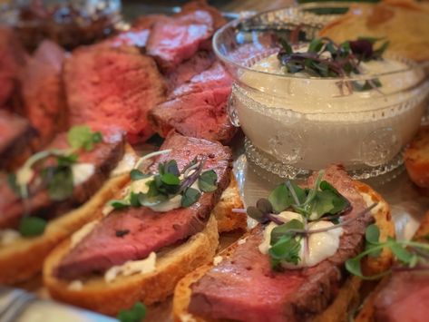 Beef Tenderloin Crostini, Beef Tenderlion, Tenderloin Crostini, Beef Crostini, Roasted Beef Tenderloin, Roasted Beef, Tenderloin Roast, Horseradish Sauce