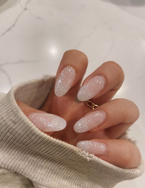 Christmas Nails Simple Almond Shape, Wedding Day Nails Glitter, Nail Designs Sparkle Glitter, White Glitter Holiday Nails, Christmas And New Years Dip Nails, Minimal New Years Nails, Clean Glitter Nails, Frosty Nails Acrylic, Simple Glittery Nails